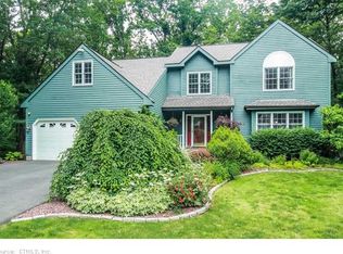 18 Village View Ln, Unionville, CT 06085