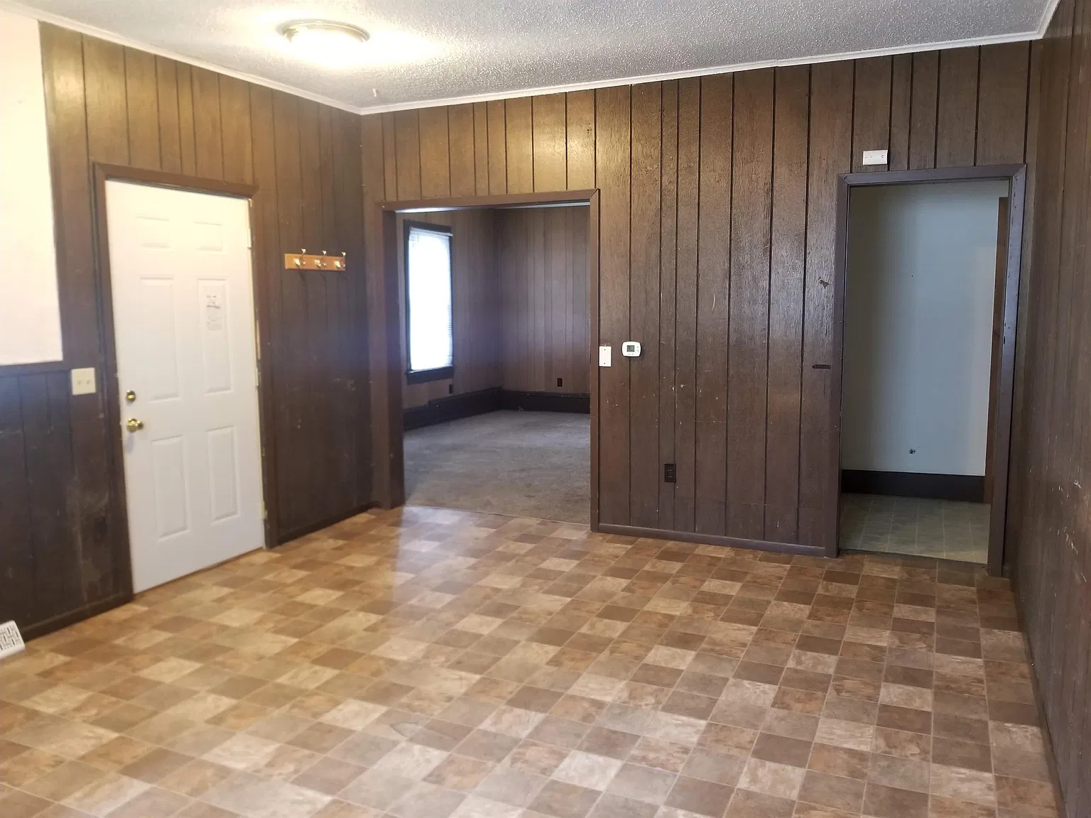 6 bed, $2,000 — Photo 2