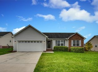 27 Emily Ct, Thomasville, NC 27360