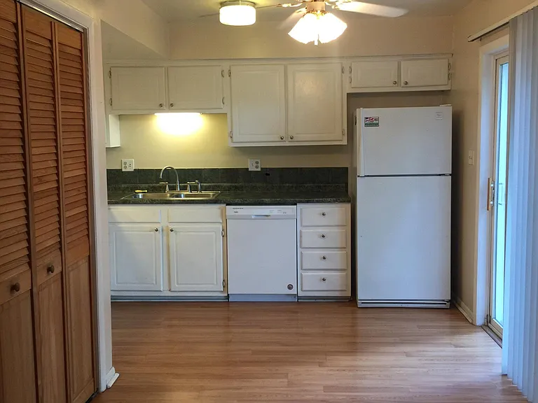 Delaney St — Photo 11