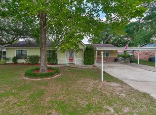 509 Julie Ln, Highlands, TX 77562