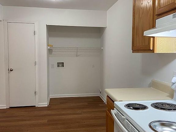 4th image of 413 Acorn Grove Ln #B