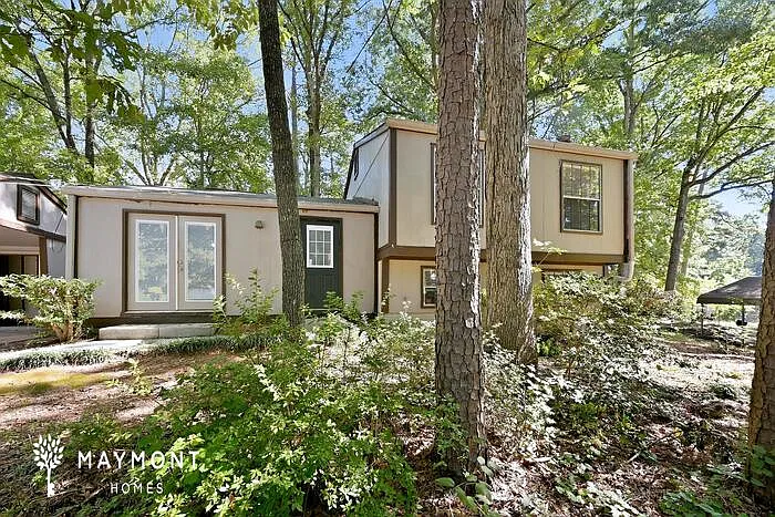 3 bed, 2.0 bath, 1560 sqft, $1,695 — Photo 4