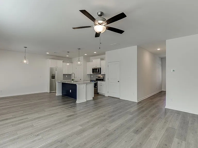 198 Blue Dragon Dr — Photo 7
