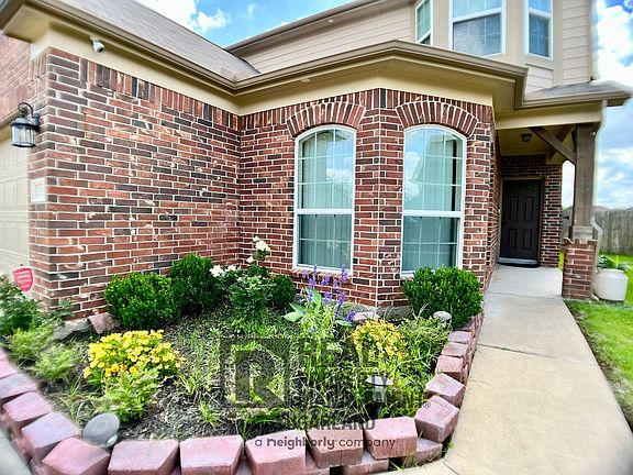 2nd image of 2527 Tucker Creek Dr