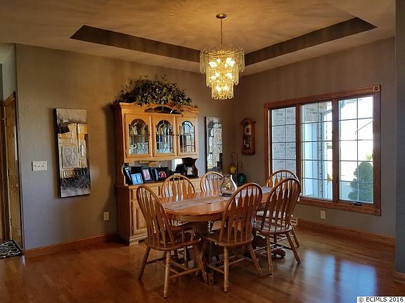 4th image of 208 S Lake Dr