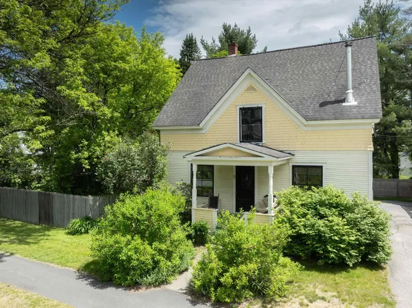 7 Academy Avenue, Rockingham, VT 05154