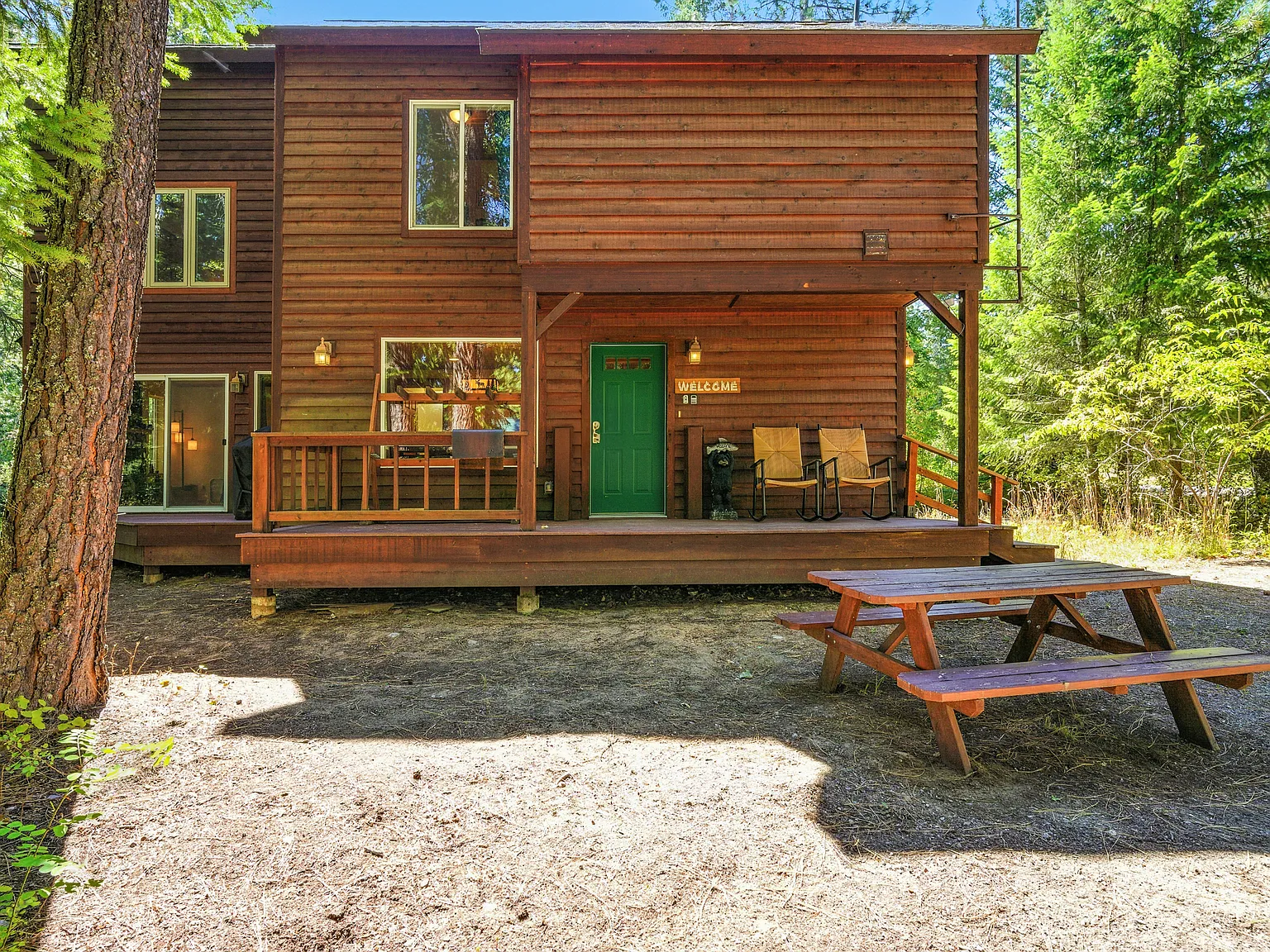 831 Woodland Dr — Photo 3