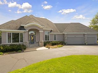 8938 Springwood Dr, Woodbury, MN 55125
