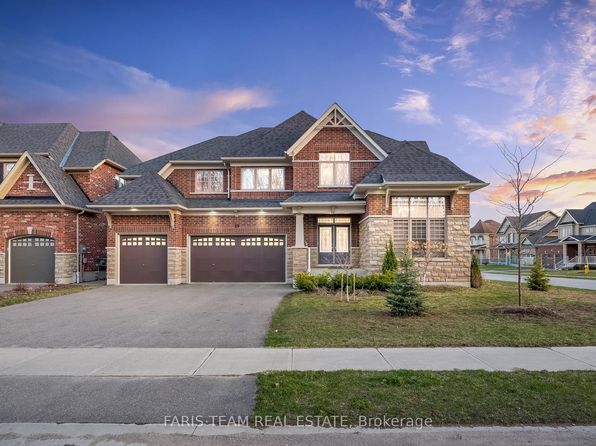 19 McIsaac Dr, Springwater, ON L9X 2A2