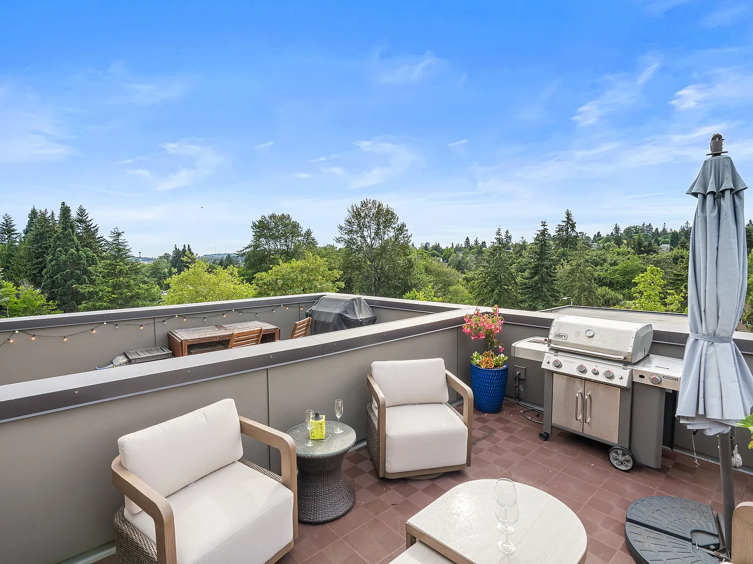 2 bed, 2.5 bath, 1383 sqft, $5,800 — Photo 2