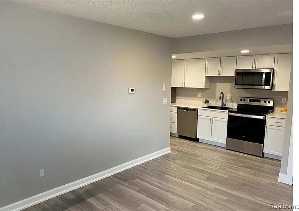 2639 Columbia Rd — Photo 3
