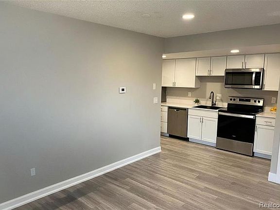 3rd image of 2639 Columbia Rd #4