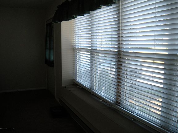 3rd image of 58 Hudson Pkwy #A