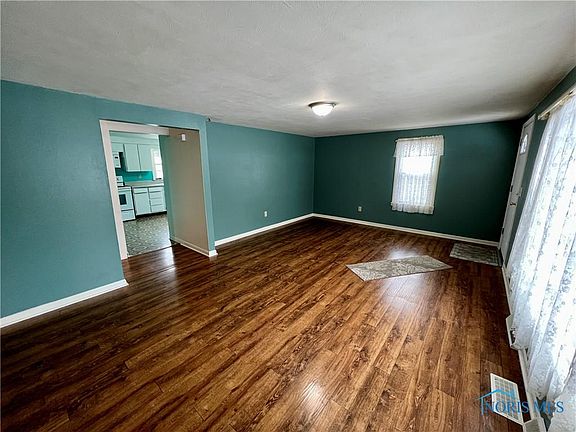 4th image of 166 Cherry St