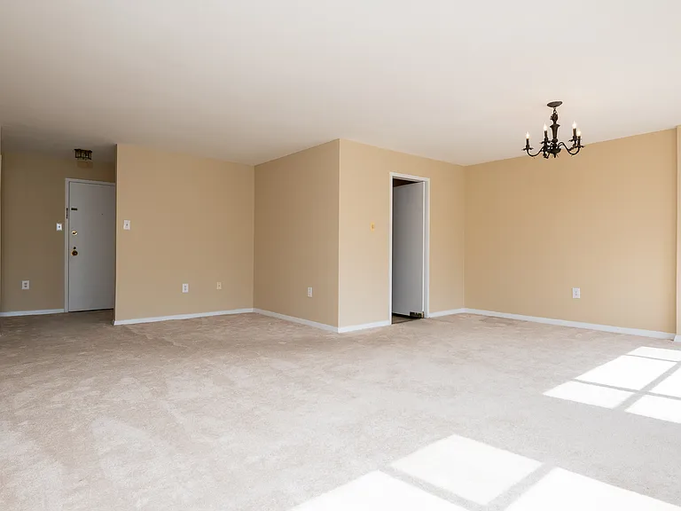 2501 Calvert St NW #604 — Photo 5