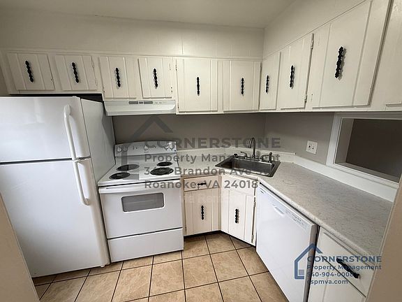 3rd image of 1517 Lexington Ave SW #3