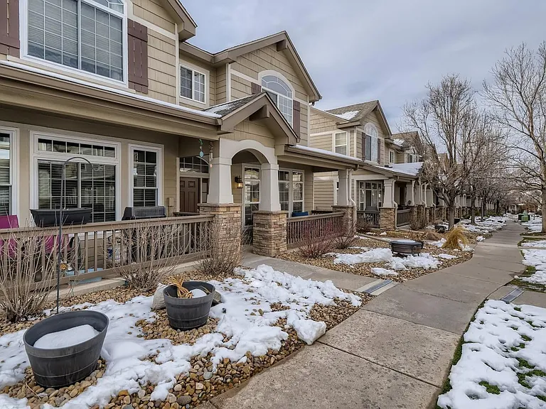 8377 Stonybridge Cir — Photo 3