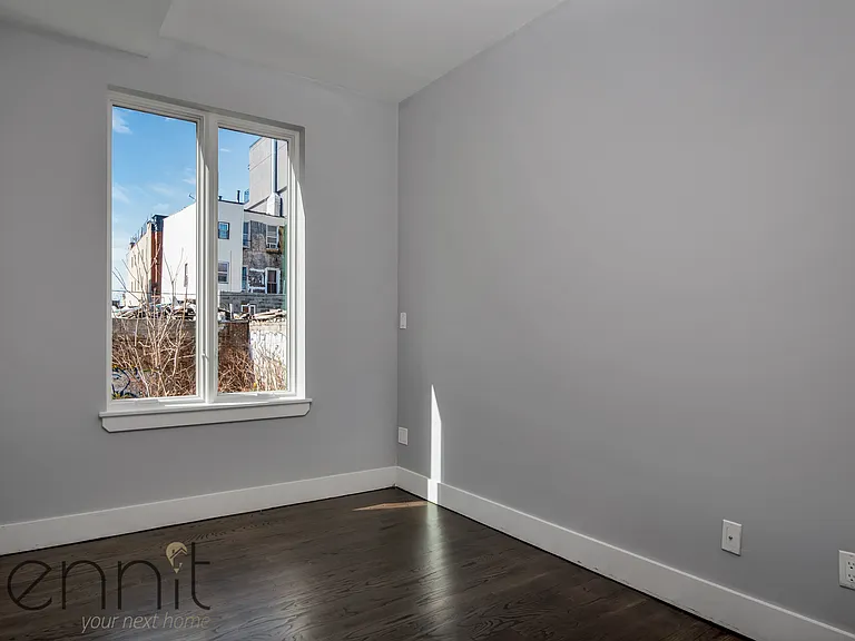 575 Van Buren St #2 — Photo 10