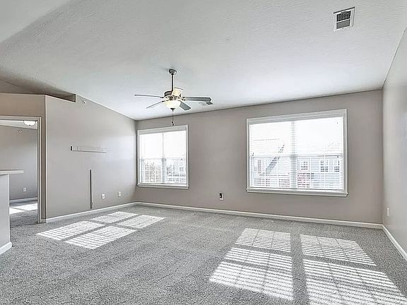 4th image of 303 Westwind Ln