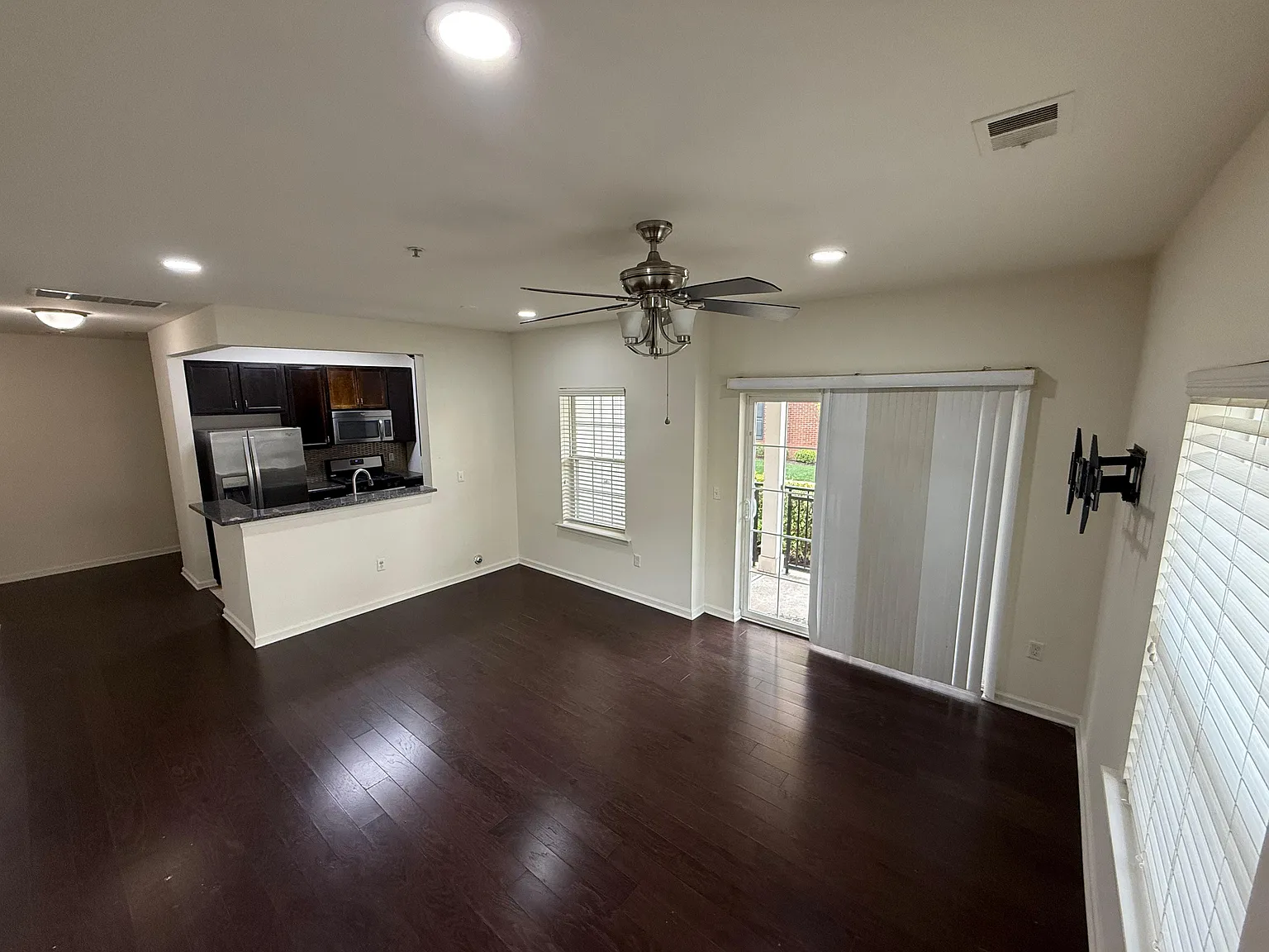2 bed, 1154 sqft, $2,800 — Photo 4
