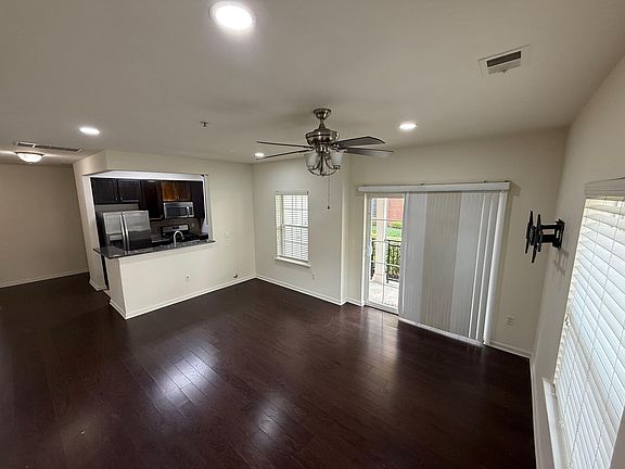 Living Room / Kitchen