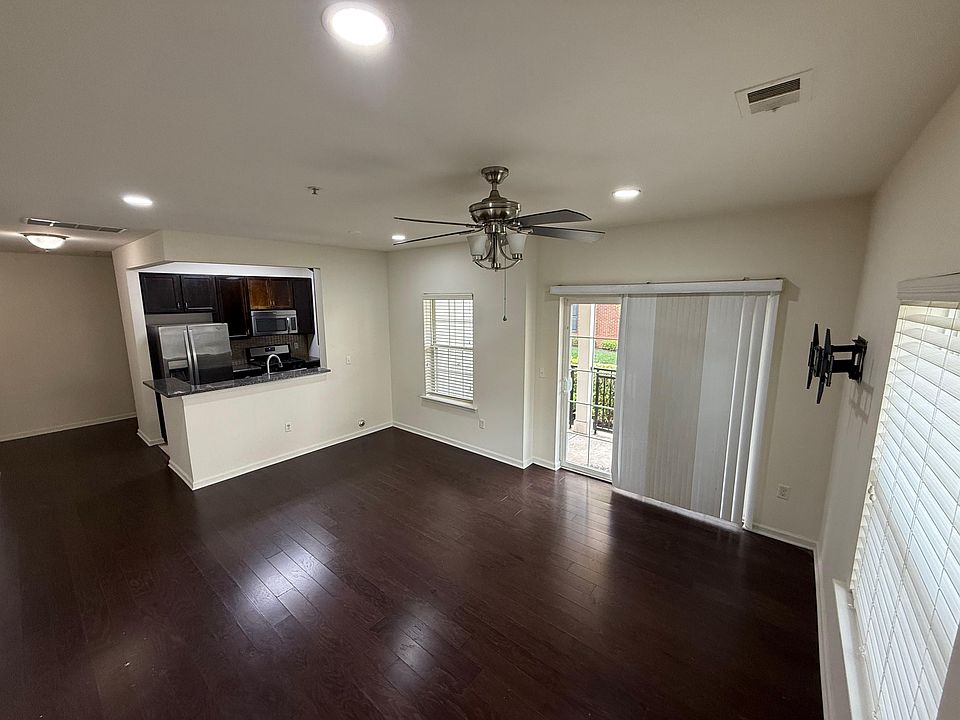 Living Room / Kitchen