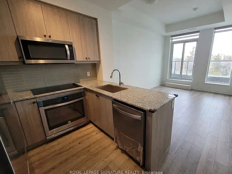 9618 Yonge St #512 — Photo 3