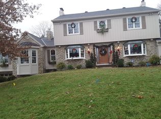 319 Compton Hills Dr, Cincinnati, OH 45215