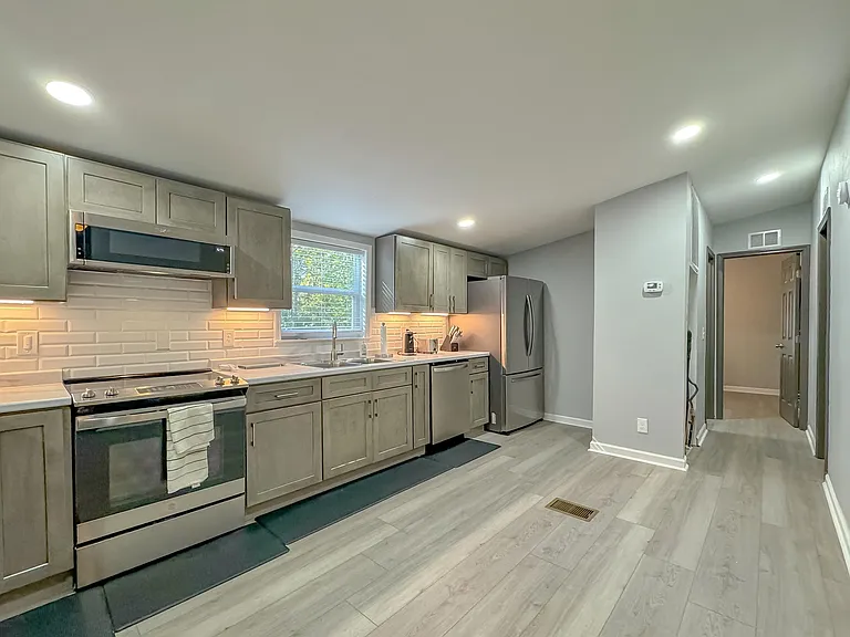 16957 Lake Christiana Ct — Photo 15