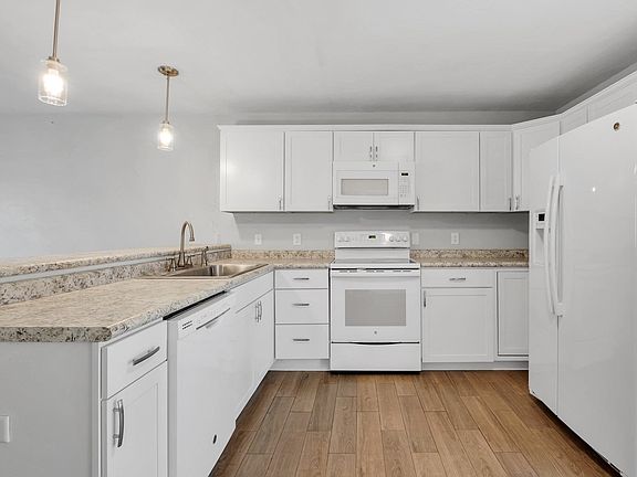 2nd image of 1889 Belle Vue Way #3