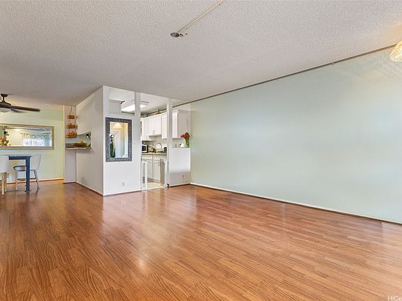 2nd image of 46-063 Emepela Pl APT R202