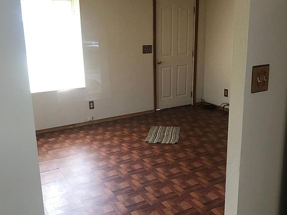 2nd image of 806 Cedar St