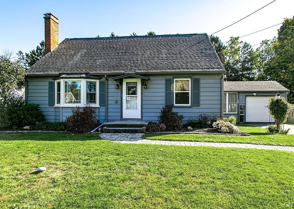 1st image of 107 Fay Park Dr