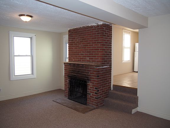 5th image of 13 Willow Pl