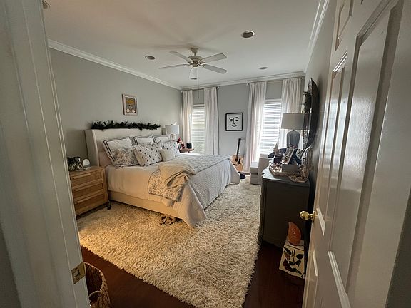 4th image of 117 Hampton Pl