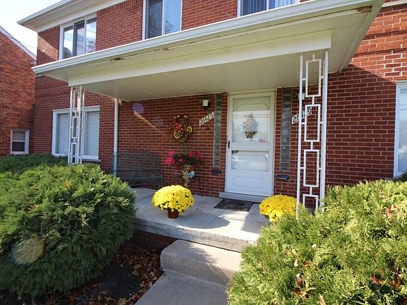 2nd image of 26425 Jefferson Ave