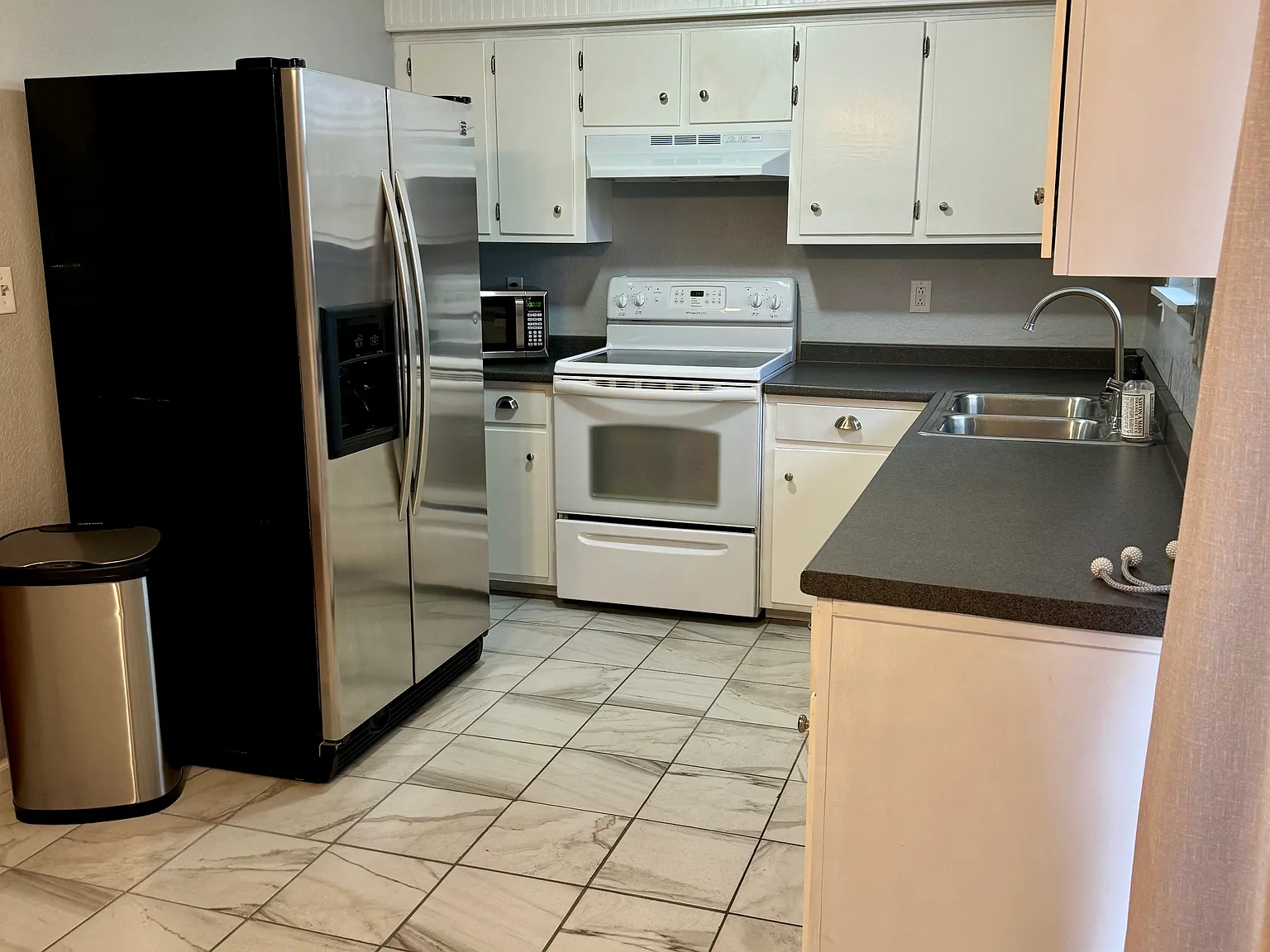 3 bed, 1392 sqft, $1,450 — Photo 2