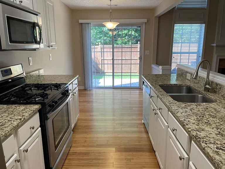 9010 Nesbit Ferry Rd — Photo 6