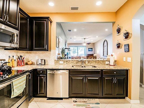 5th image of 5134 Bay Isle Cir