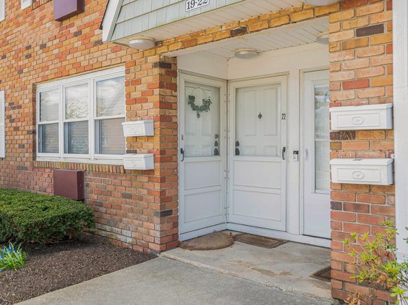 100 Connetquot Avenue #21, East Islip, NY 11730