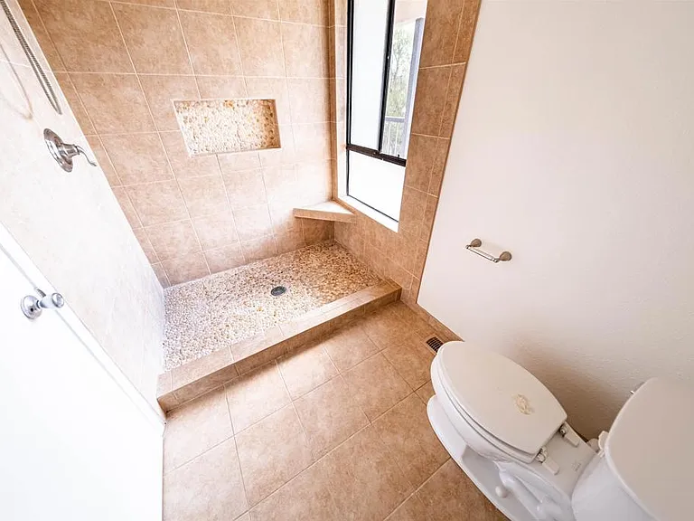 2374 Caringa Way — Photo 12
