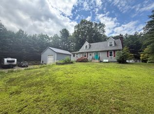 43 Arch St, Douglas, MA 01516