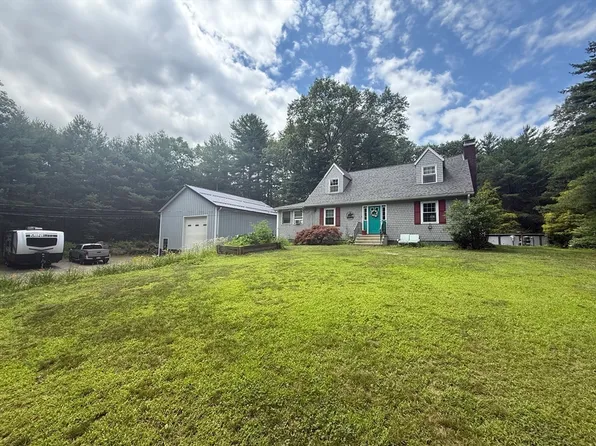 43 Arch St, Douglas, MA 01516