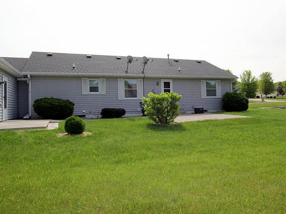 3rd image of 205 W Hilltop Dr