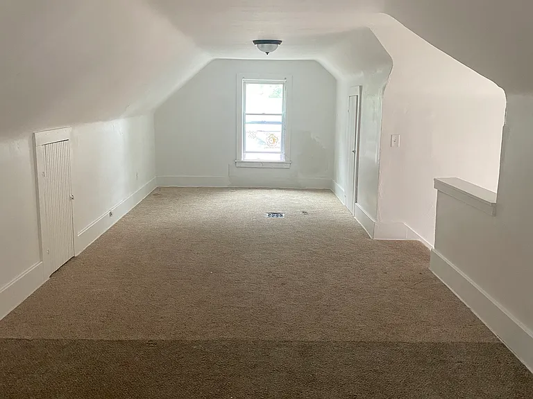 860 Chalker St #B — Photo 6