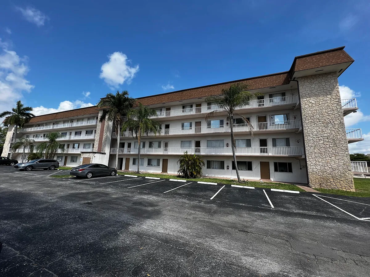 Building Photo - 6289 Lear Dr #203