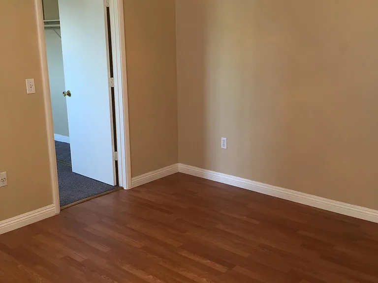 619 Avenue K — Photo 3