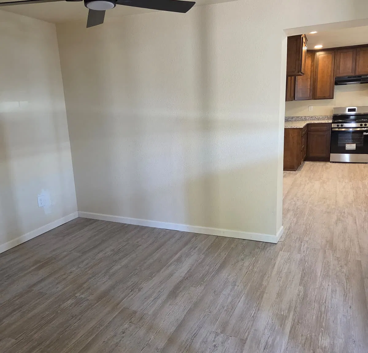 3 bed, 1100 sqft, $1,375 — Photo 4