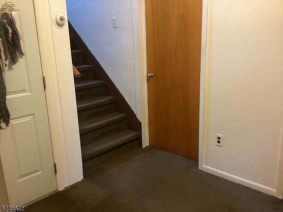 5th image of 370 Main St